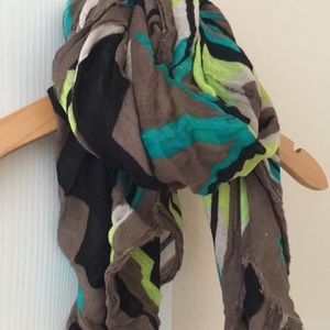 SOLD!! Scarf (BOGO 1/2 OFF ALL SCARVES 🤑)